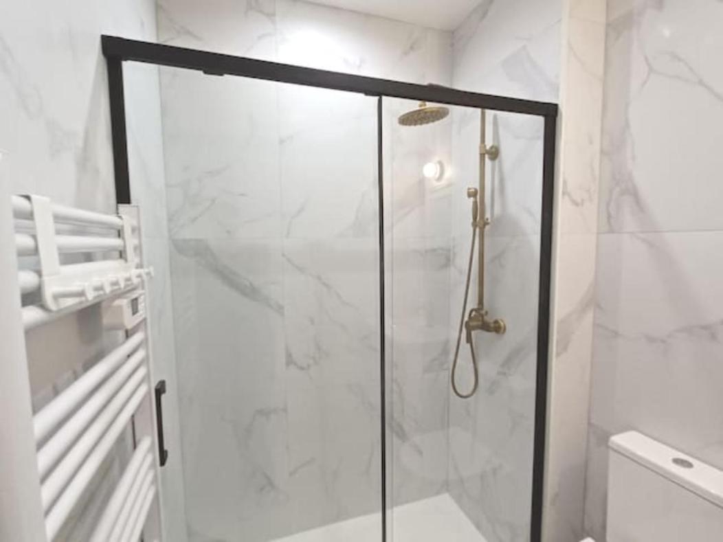 شقة #Seasons. 2' From Av Champagne. Design Cocoonig. New إيبيرني المظهر الخارجي الصورة